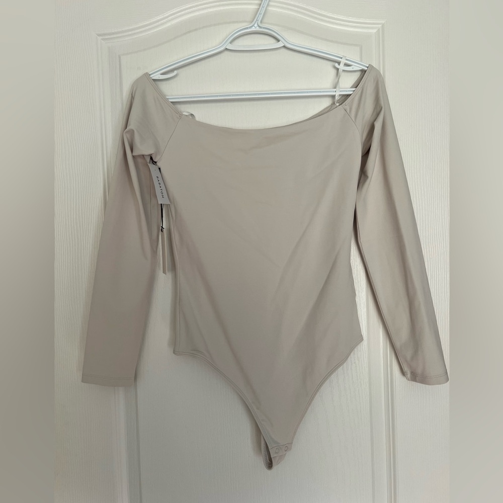 BRAND NEW ARITZIA CONTOUR OFF SHOULDER BODYSUIT